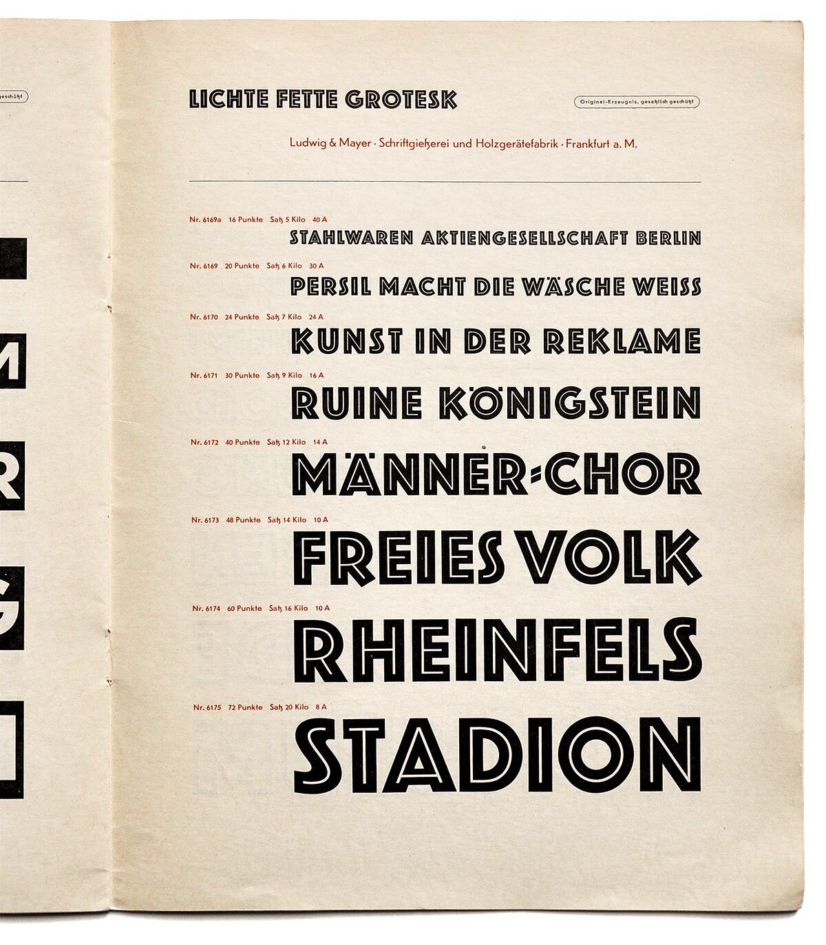 P98A Lichte Fette Grotesk